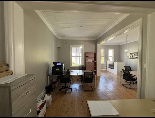 80M² OFFICE TO LET IN CLAREMONT